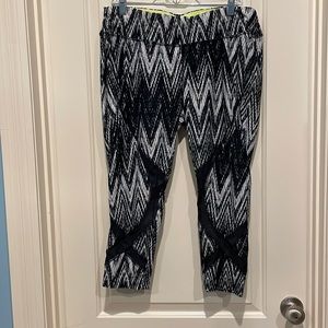 Women’s Avia Athletic Tights Leggings Crop/Capri , size XL
